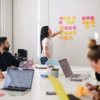 Découvrez le rôle clé du chargé de communication